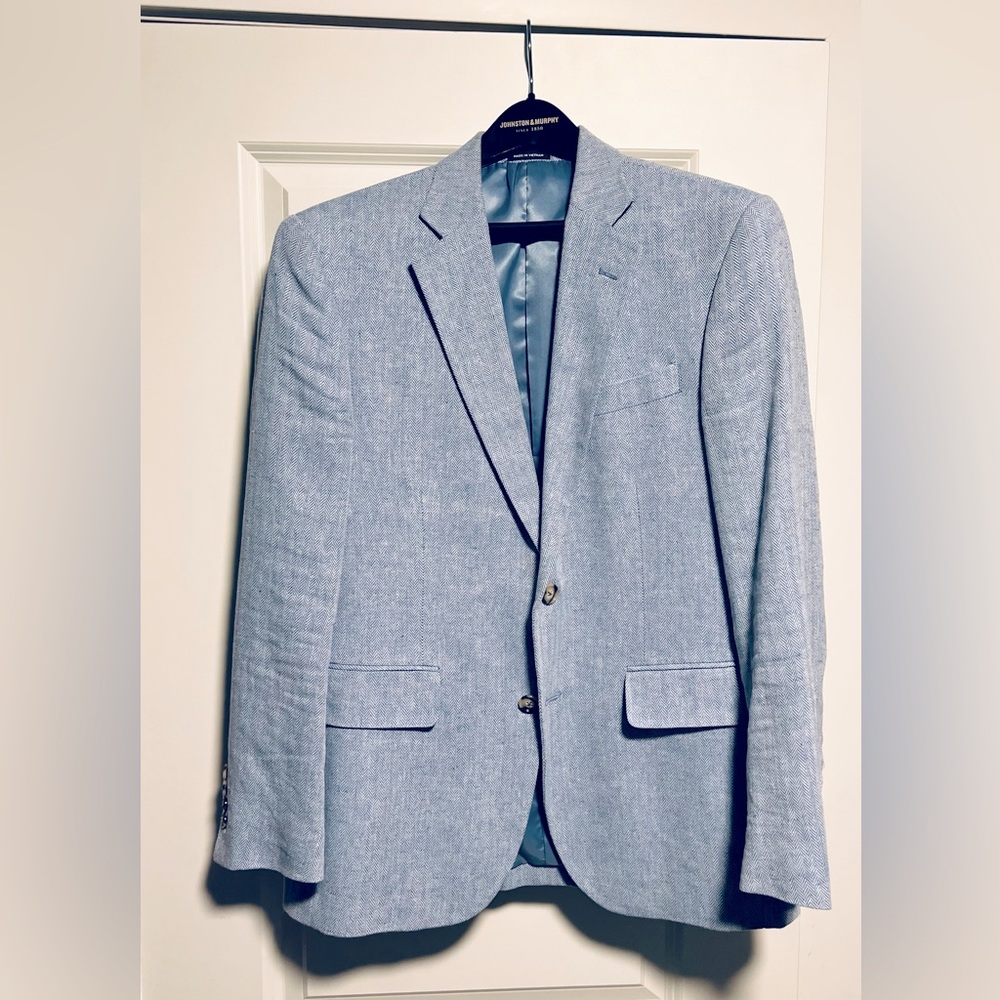 Stafford Men’s Sportscoat 38S Trim/athletic fit. Heather Blue herringbone